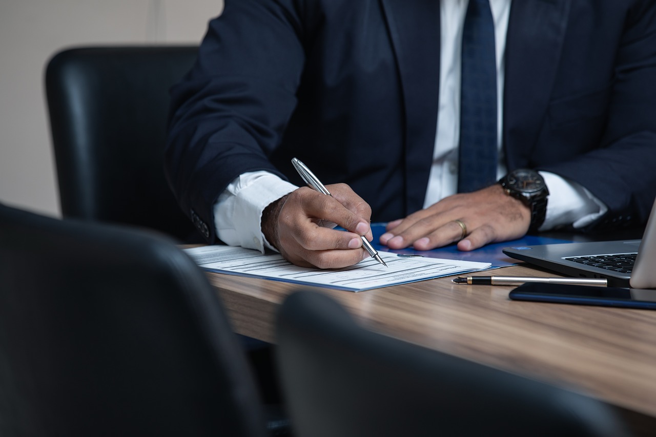 Die Rolle des Notars bei Unternehmensgründungen: Rechtliche Sicherheit von Anfang an