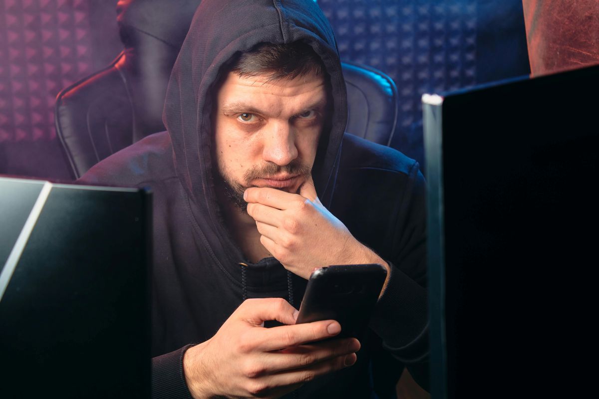 Dauerempörung im Netz: Warum wir online schneller wütend werden